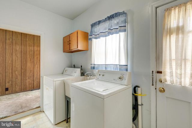 8407 LIBERTY RD, Baltimore, MD 21244