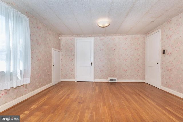 8407 LIBERTY RD, Baltimore, MD 21244