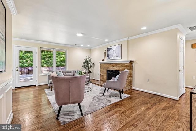 18328 SHARON RD, Triangle, VA 22172