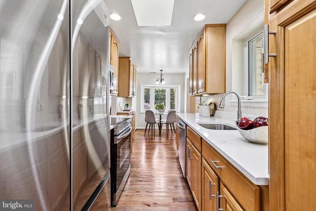 18328 SHARON RD, Triangle, VA 22172