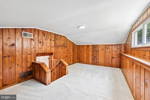 18328 SHARON RD, Triangle, VA 22172