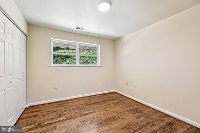 18328 SHARON RD, Triangle, VA 22172