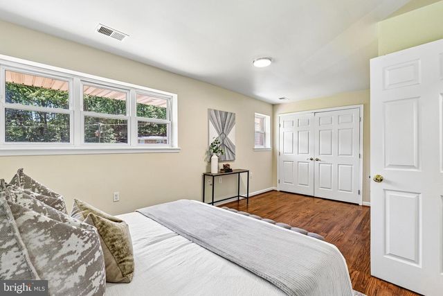 18328 SHARON RD, Triangle, VA 22172
