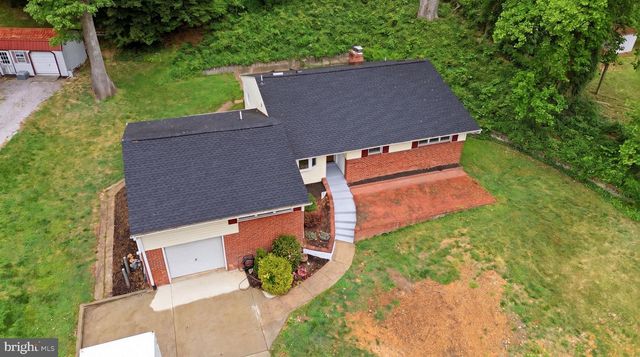 18328 SHARON RD, Triangle, VA 22172