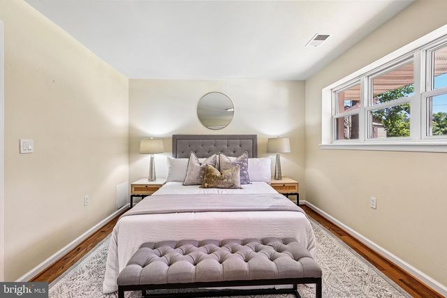 18328 SHARON RD, Triangle, VA 22172