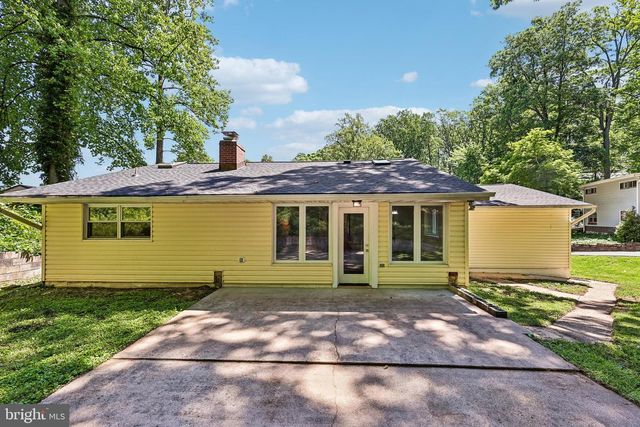 18328 SHARON RD, Triangle, VA 22172