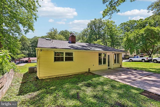 18328 SHARON RD, Triangle, VA 22172