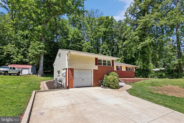 18328 SHARON RD, Triangle, VA 22172