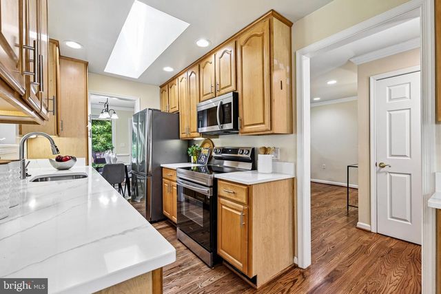 18328 SHARON RD, Triangle, VA 22172