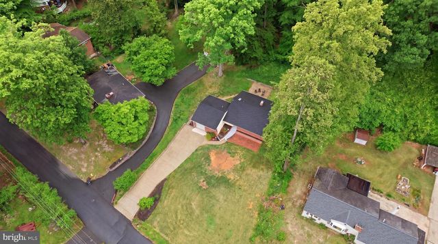 18328 SHARON RD, Triangle, VA 22172