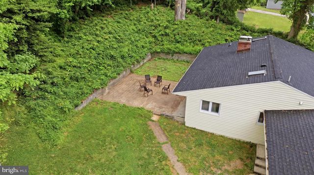 18328 SHARON RD, Triangle, VA 22172