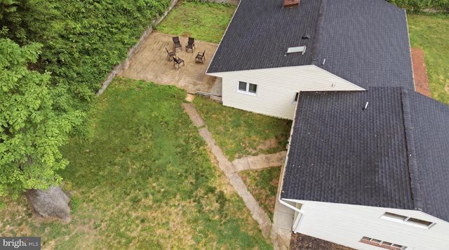 18328 SHARON RD, Triangle, VA 22172