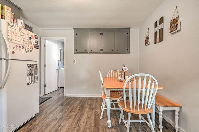 306 Jefferson Avenue, Mount Carmel, TN 37645