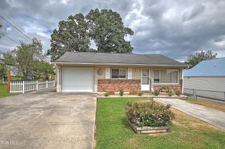 306 Jefferson Avenue, Mount Carmel, TN 37645