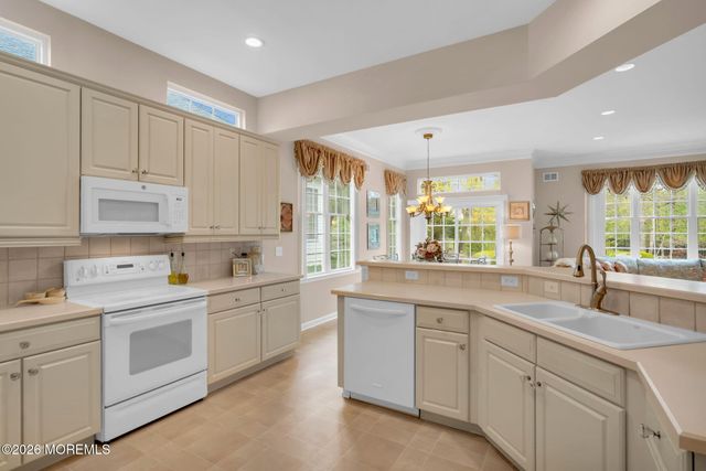 15 Cog Hill Court, Jackson, NJ 08527