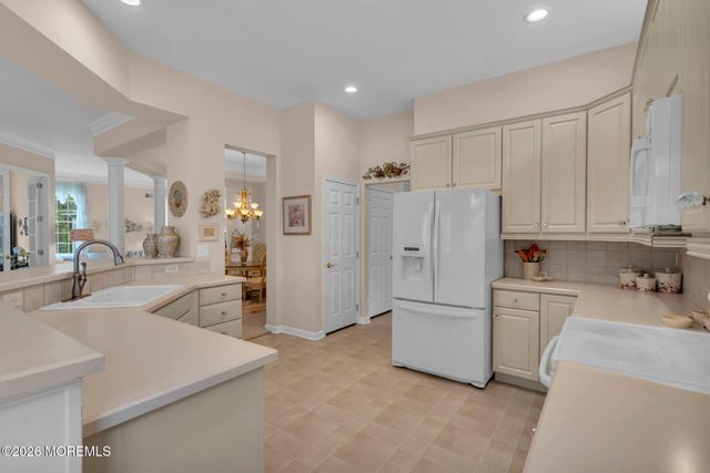 15 Cog Hill Court, Jackson, NJ 08527