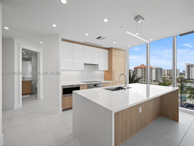 153 N Seabreeze 605-S, Fort Lauderdale, FL 33304