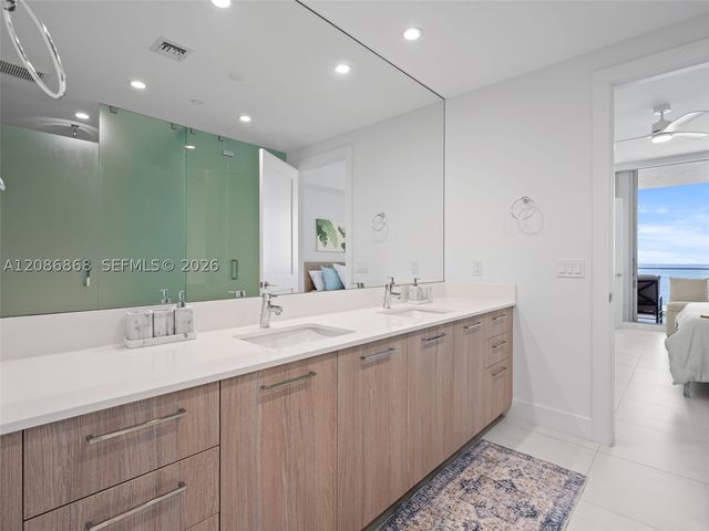 153 N Seabreeze 605-S, Fort Lauderdale, FL 33304