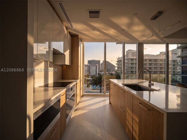 153 N Seabreeze 605-S, Fort Lauderdale, FL 33304