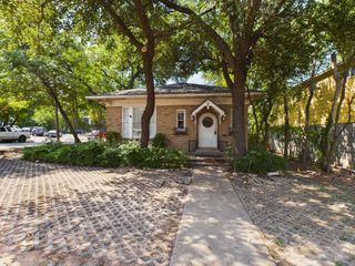 1101 W 22 1/2 ST, Austin, TX 78705