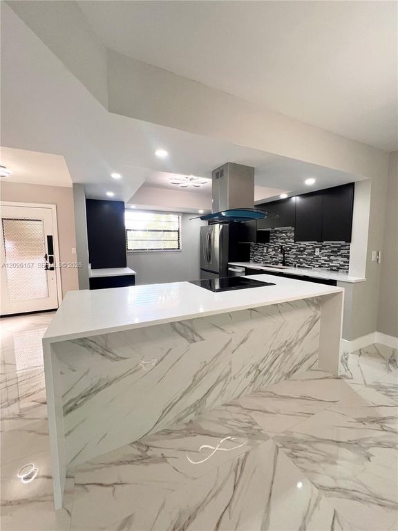 4940 E Sabal Palm Boulevard 312, Tamarac, FL 33319