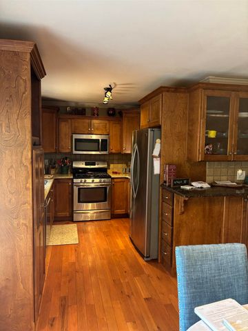 2203 Country Club Dr, Wamego, KS 66547