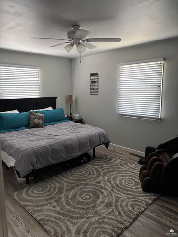 2203 Country Club Dr, Wamego, KS 66547