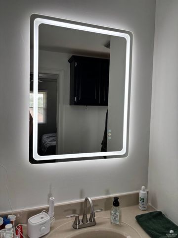 2203 Country Club Dr, Wamego, KS 66547