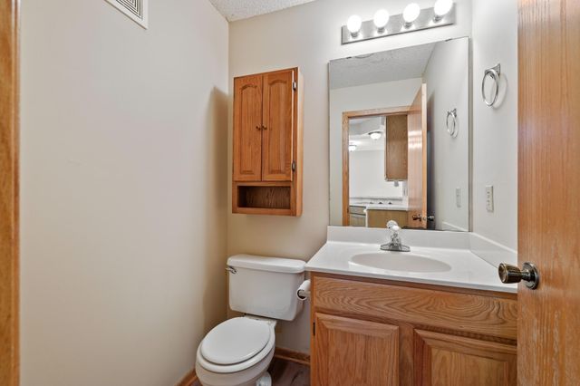 8797 Branson Drive 67, Inver Grove Heights, MN 55076