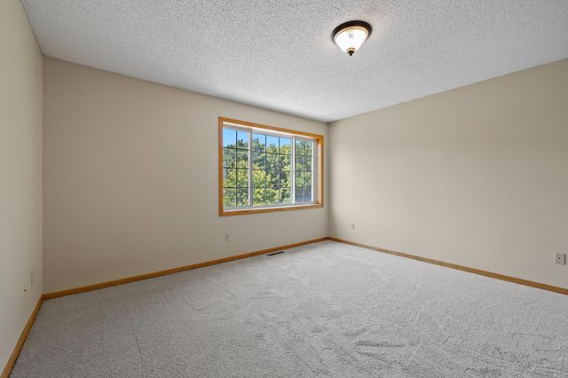 8797 Branson Drive 67, Inver Grove Heights, MN 55076