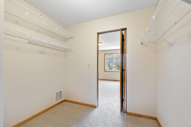 8797 Branson Drive 67, Inver Grove Heights, MN 55076