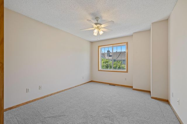 8797 Branson Drive 67, Inver Grove Heights, MN 55076