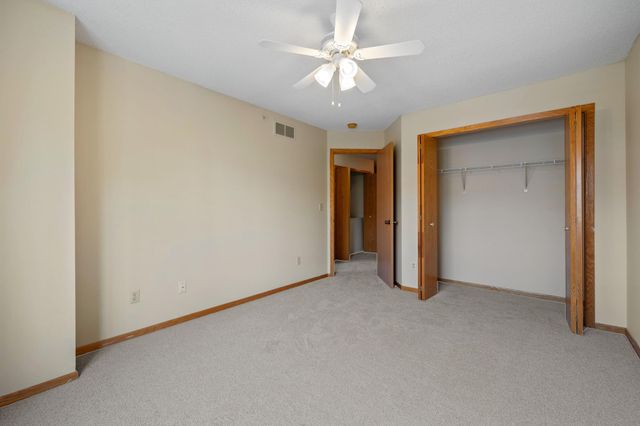 8797 Branson Drive 67, Inver Grove Heights, MN 55076