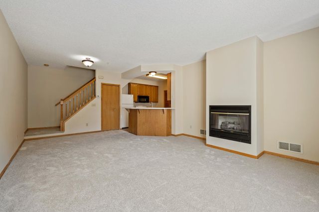 8797 Branson Drive 67, Inver Grove Heights, MN 55076