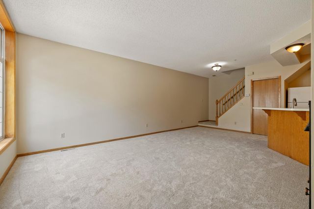 8797 Branson Drive 67, Inver Grove Heights, MN 55076