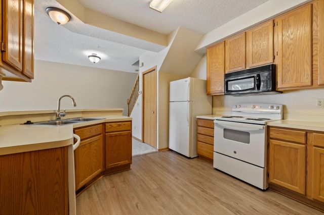 8797 Branson Drive 67, Inver Grove Heights, MN 55076