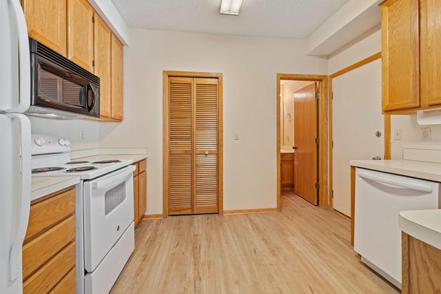 8797 Branson Drive 67, Inver Grove Heights, MN 55076