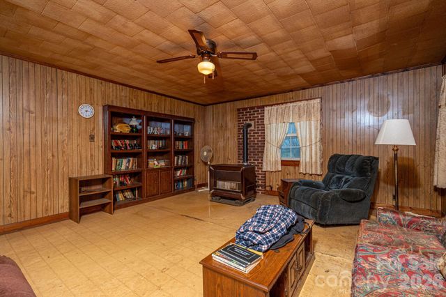 1354 Harless Road, Lincolnton, NC 28092