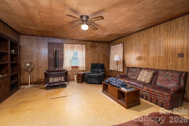 1354 Harless Road, Lincolnton, NC 28092