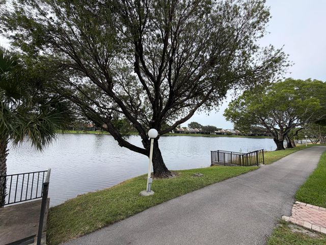 1101 COLONY POINT Circle 506, Pembroke Pines, FL 33026
