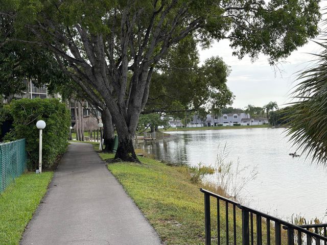 1101 COLONY POINT Circle 506, Pembroke Pines, FL 33026