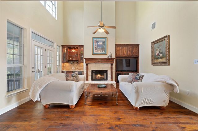 19045 Venture DR, Point Venture, TX 78645