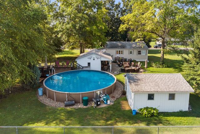 623 3rd Avenue W, Milan, IL 61264