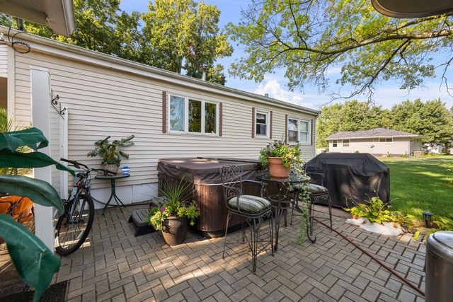 623 3rd Avenue W, Milan, IL 61264