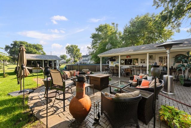 623 3rd Avenue W, Milan, IL 61264
