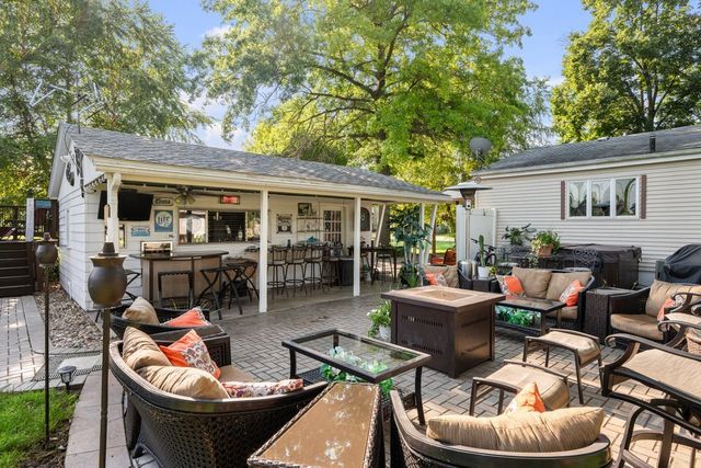 623 3rd Avenue W, Milan, IL 61264