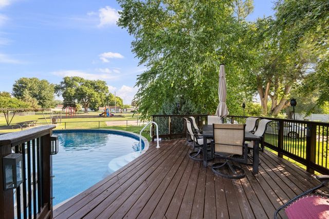 623 3rd Avenue W, Milan, IL 61264