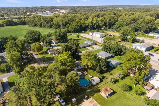 623 3rd Avenue W, Milan, IL 61264