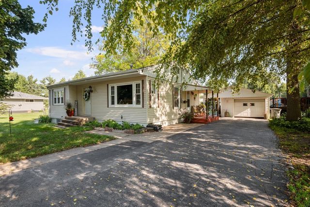 623 3rd Avenue W, Milan, IL 61264