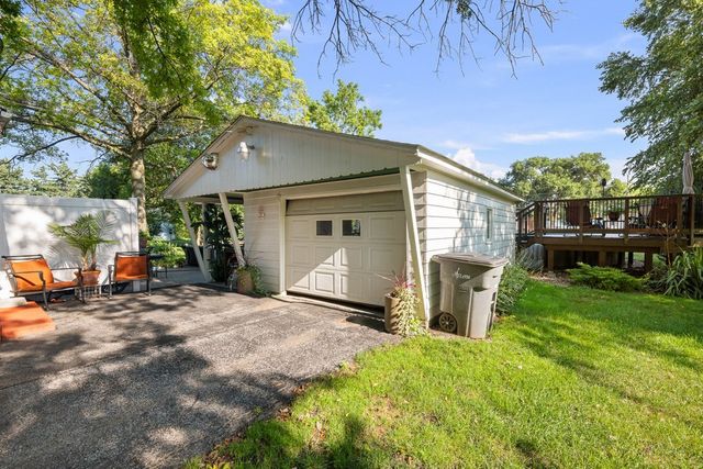 623 3rd Avenue W, Milan, IL 61264